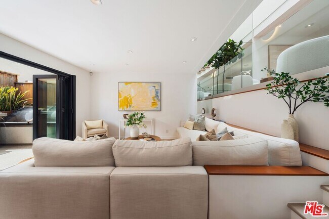 Building Photo - 831 14th St