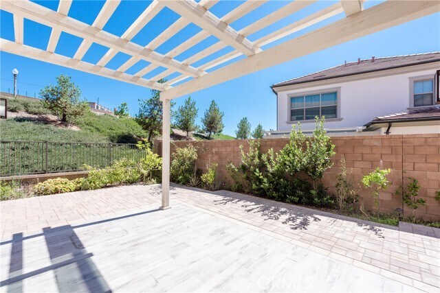 Building Photo - 119 Plum Lily