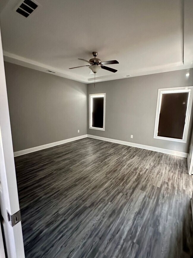 Building Photo - 1210 Stonewyck Dr