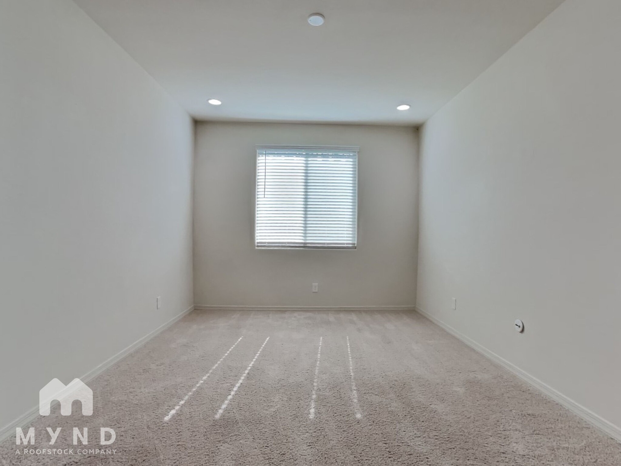 Building Photo - 8756 W Rancho Dr