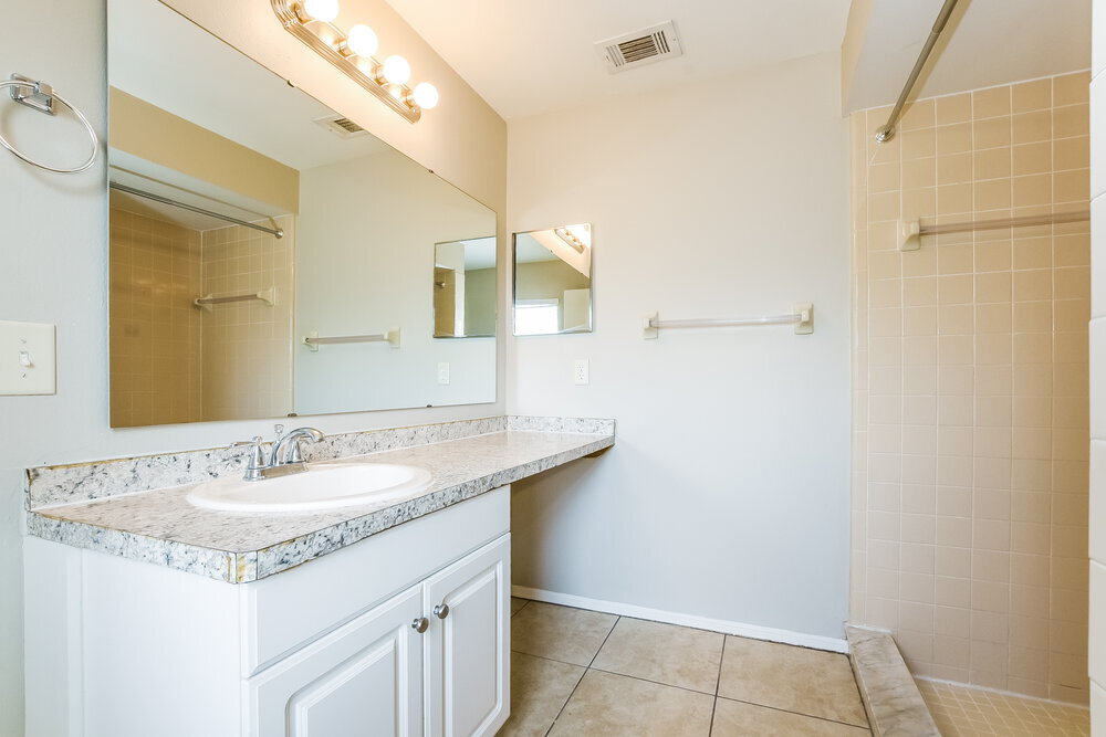 Building Photo - 13530 Texas Woods Cir