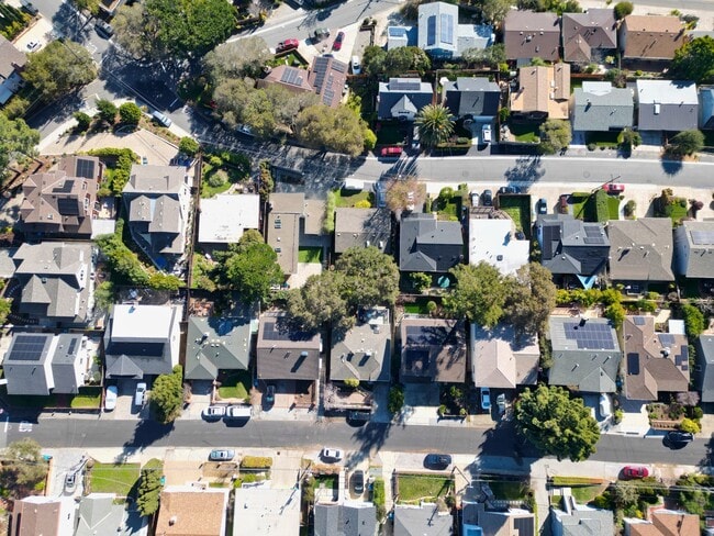 Building Photo - 2005 Monroe Ave