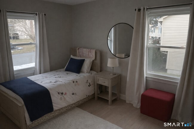 Building Photo - 201 Seneca Dr