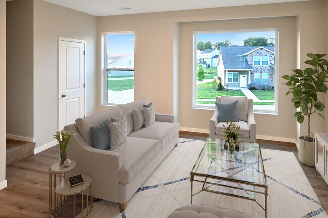 Family Room with Powder Bath - 3443 Glenbrook Cir S