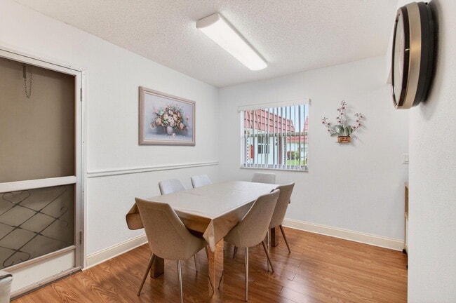 Building Photo - 213 Waterford Cresent