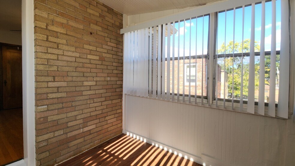 Building Photo - 5112 Jamieson Ave