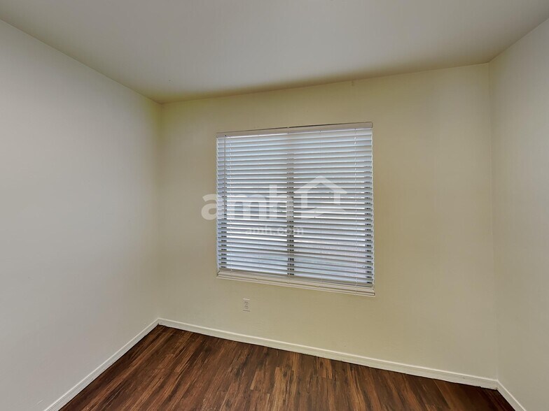 Building Photo - 15030 N 150th Ln