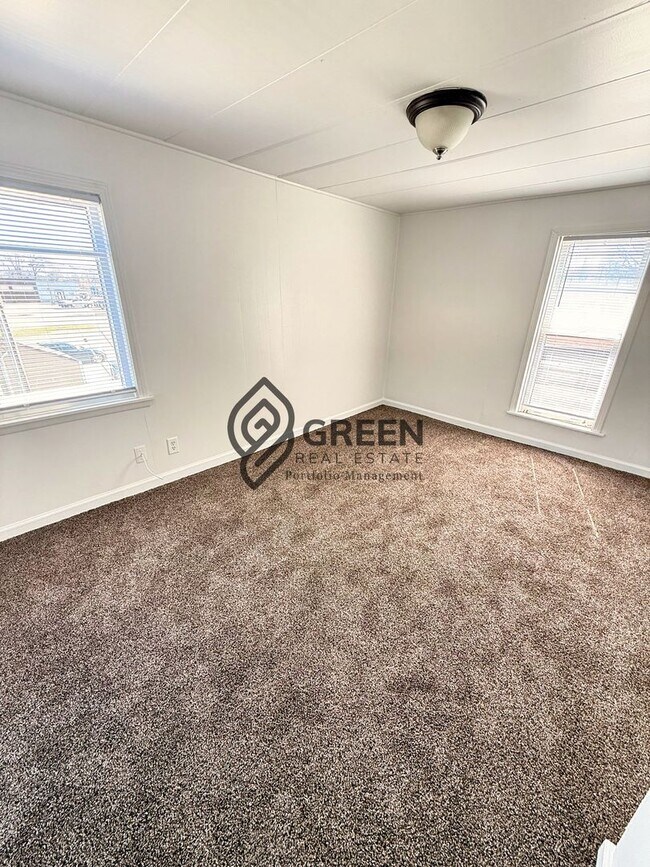 Building Photo - 3 Bedroom 2 Baths Home with Garage for rent in Kankakee