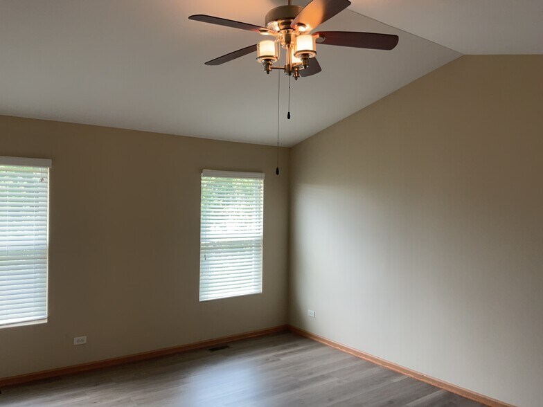 Building Photo - 2771 Cranston Cir