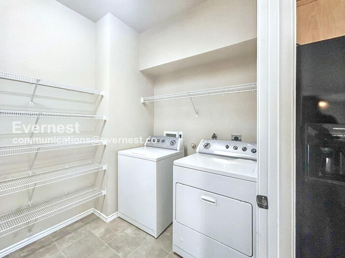 Building Photo - 11503 Johnny Weismuller Ln