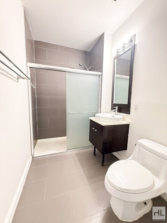 Building Photo - NOLL STREET / Bushwick 3-Bed 2-Bath