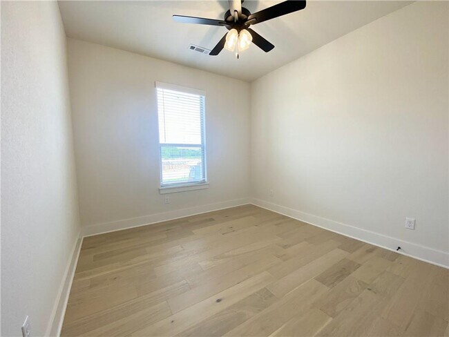 Building Photo - 730 Marianne St