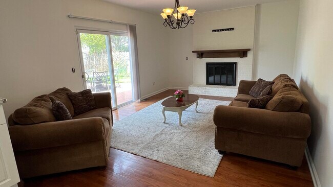 Building Photo - 4033 Ramblewood Dr
