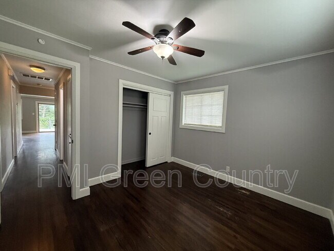 Building Photo - 5428 E 25th Pl