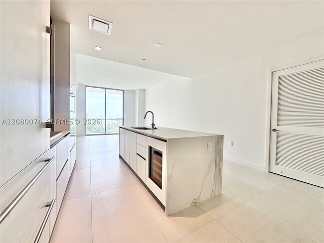 Building Photo - 1400 Biscayne Blvd