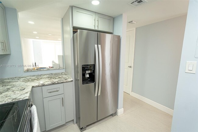 Building Photo - 1070 W 43rd Pl