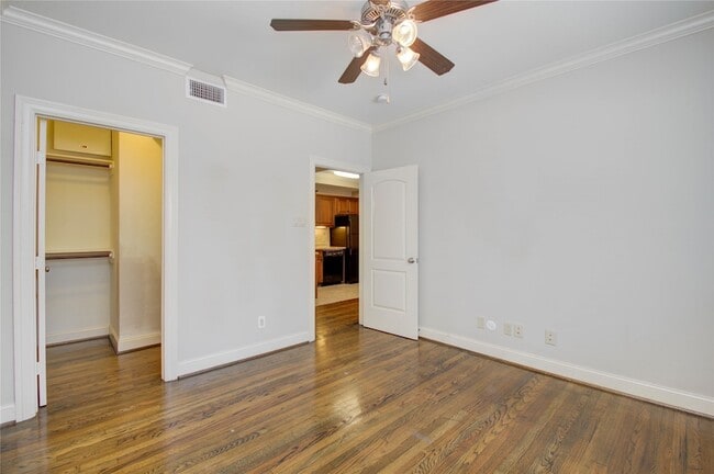 Building Photo - 6503 Mapleridge St