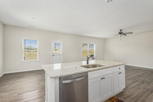 Building Photo - 489 Samara Ct