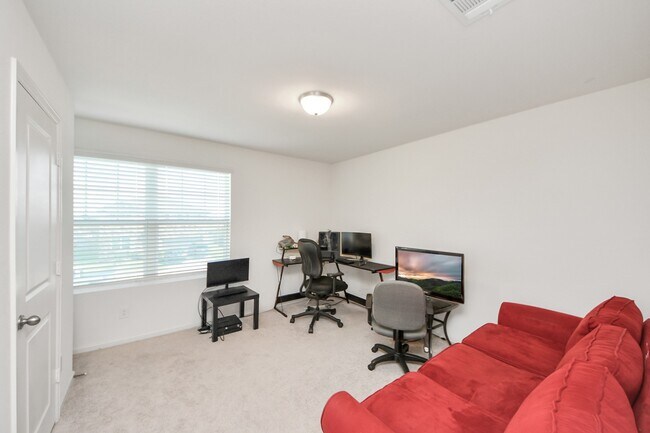 Building Photo - 4830 Highland Spgs Dr