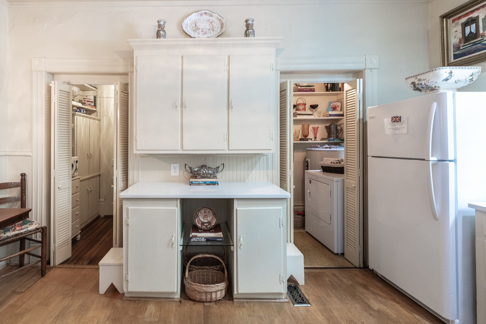 Building Photo - RESIDENTIAL/COMMERCIAL RENTAL - Charming h...
