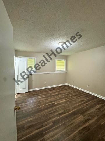 Building Photo - 4095 Haliburton St
