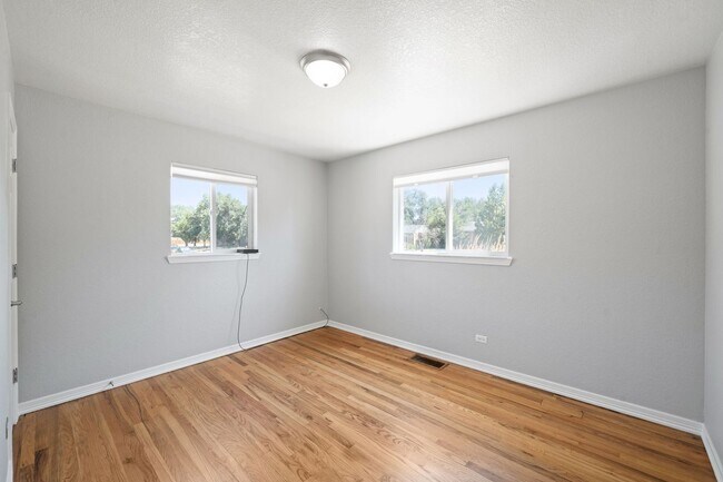 Building Photo - 3021 Olive St