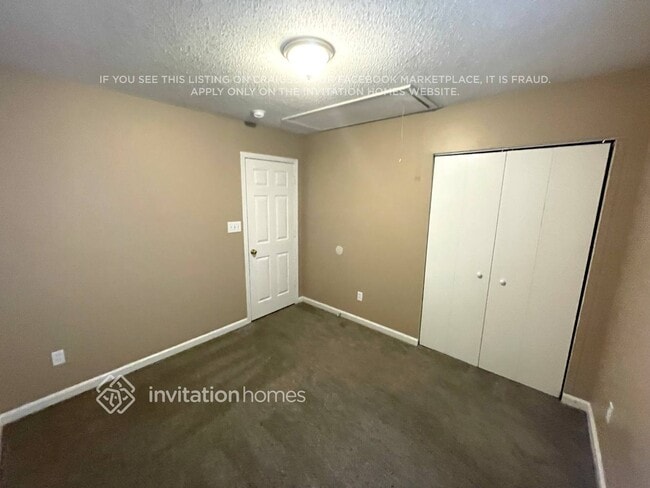 Building Photo - 3049 Parade Ln SW