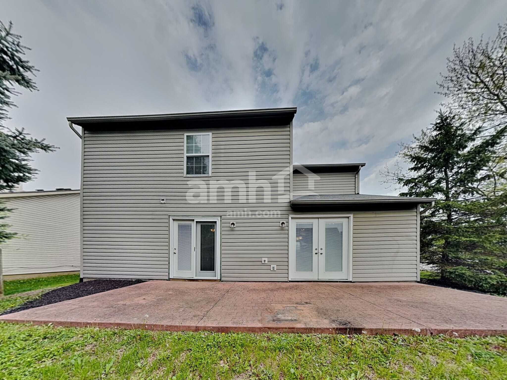 Building Photo - 5943 King Lear Dr