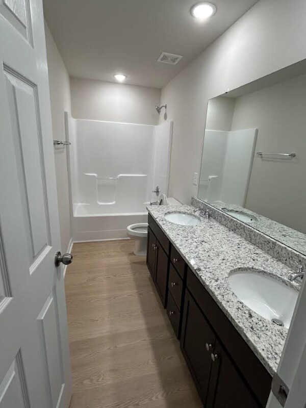 Building Photo - 111 Red Maple Pl