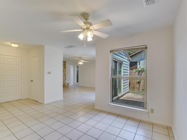 Building Photo - 8121 Ceberry Dr