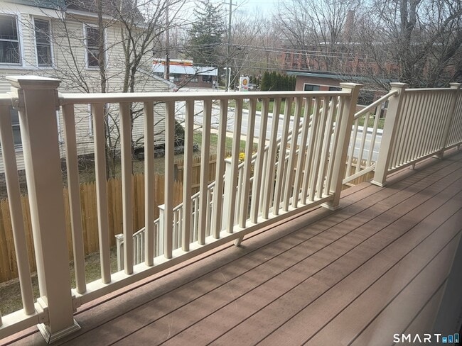 Building Photo - 888 Main St