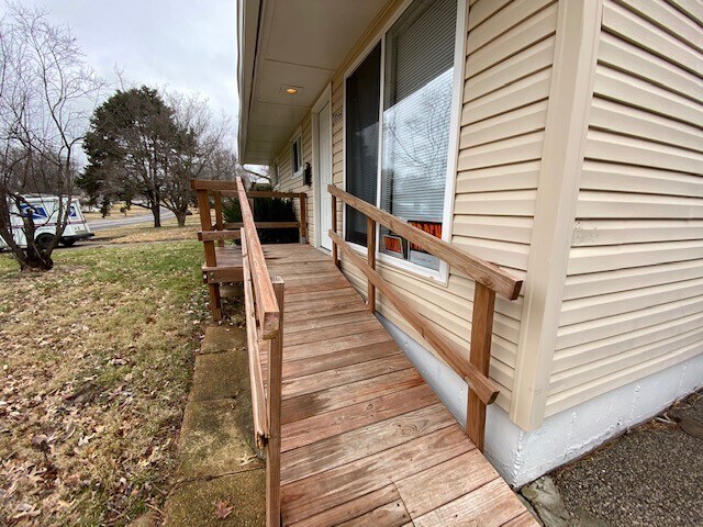 Building Photo - 10564 Spring Garden Dr