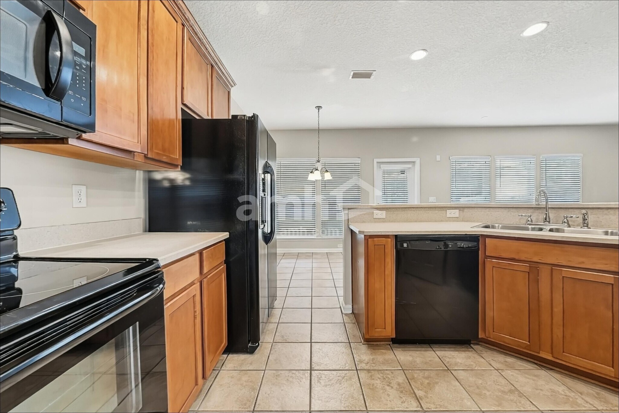 Building Photo - 9243 Prosperity Lake Dr