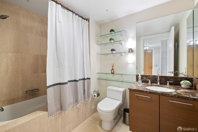 Building Photo - 301 Mission St