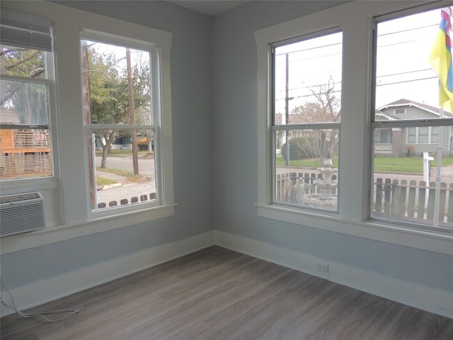 Building Photo - 3701 Bradley St