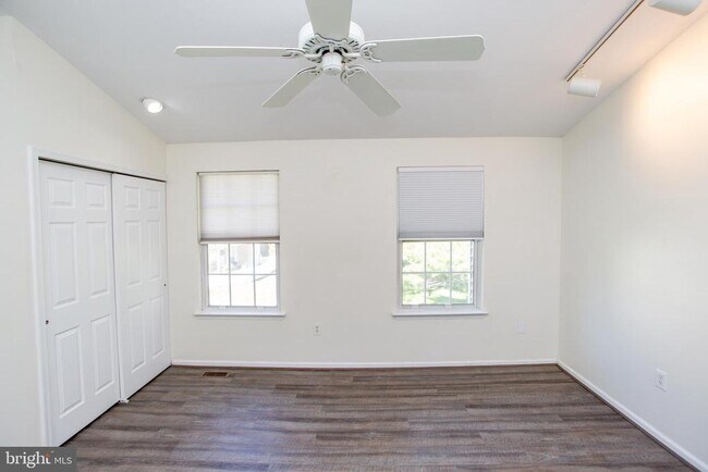 Building Photo - 1739 McNelis Dr