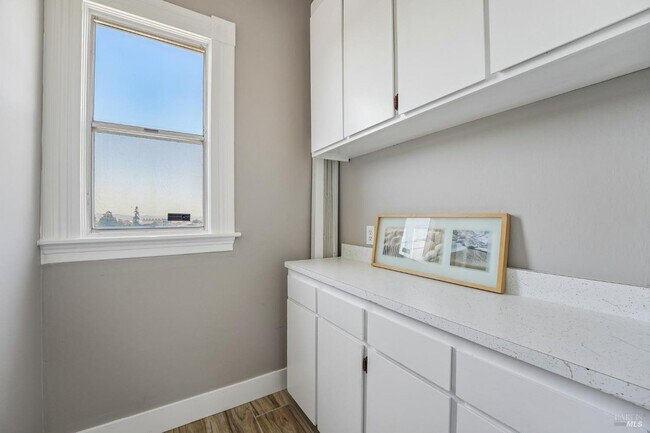 Building Photo - 517 Branciforte St