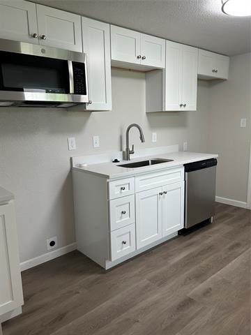 Building Photo - 407 N Justin Ave