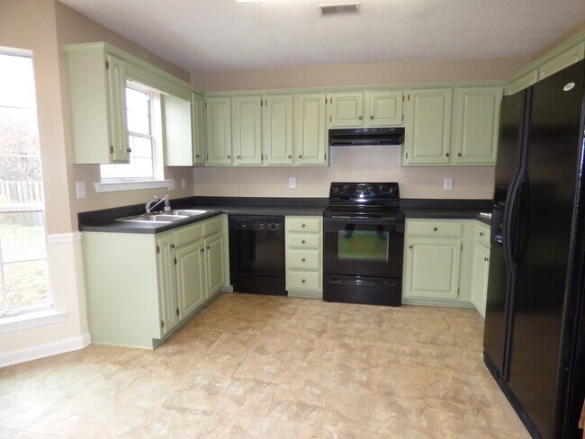 Building Photo - 205 Brookhollow Dr