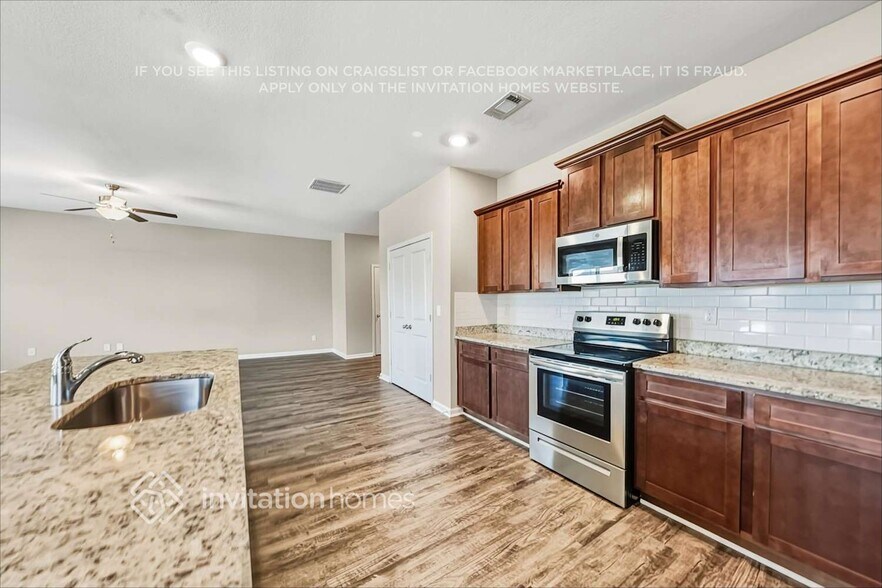 Building Photo - 439 Vermeer Ct