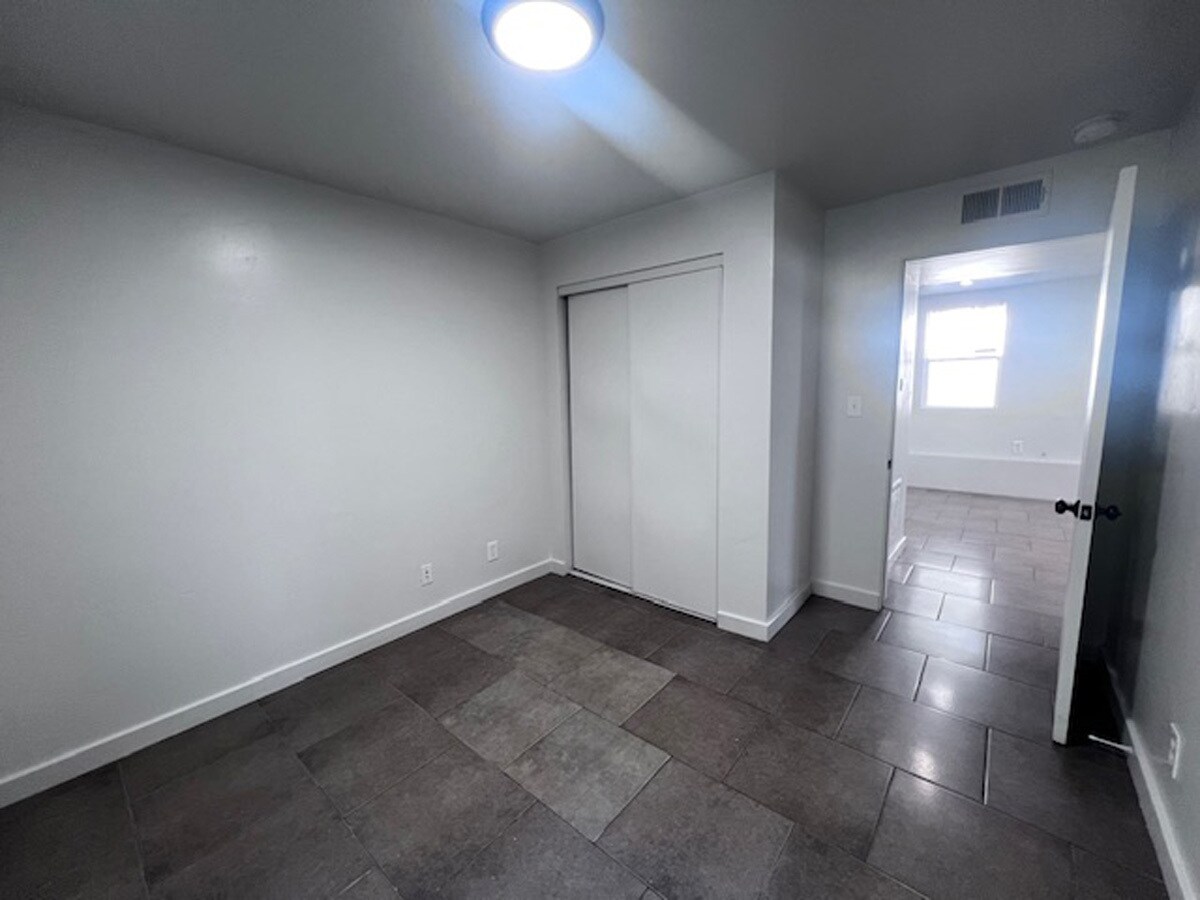 Building Photo - 1037 Peralta St