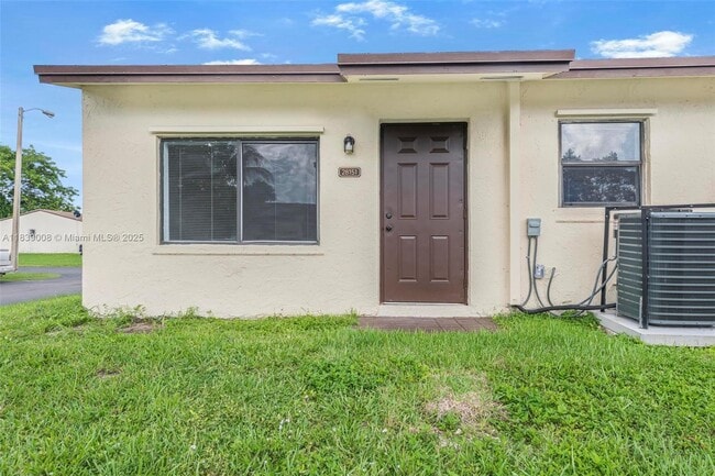 Building Photo - 28151 SW 142nd Ct
