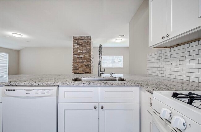 Building Photo - 1502 Park Wind Dr