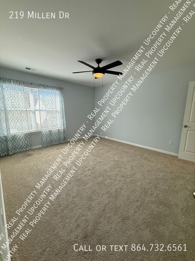 Building Photo - 219 Millen Dr