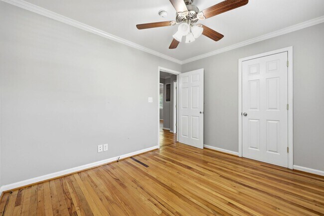 Building Photo - Modern Updates in this Classic 3bedroom/2.5 Bath Home in Erwin
