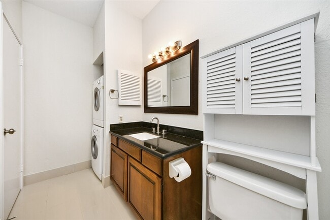 Building Photo - 2400 N Braeswood Blvd