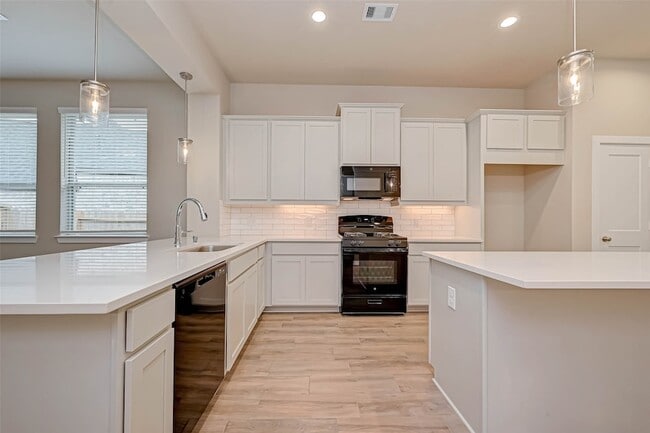 Building Photo - 348 Rise Ln