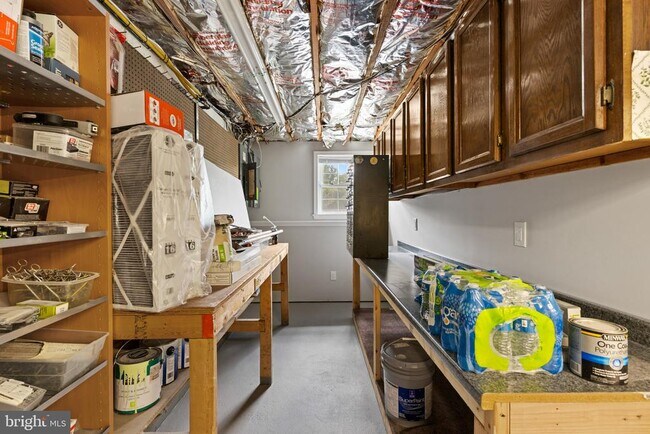 Building Photo - 8006 Woodhaven Ct