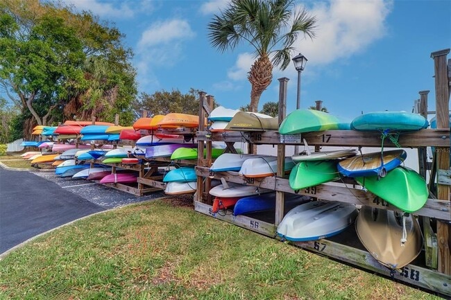 Building Photo - 204 Pompano Dr SE