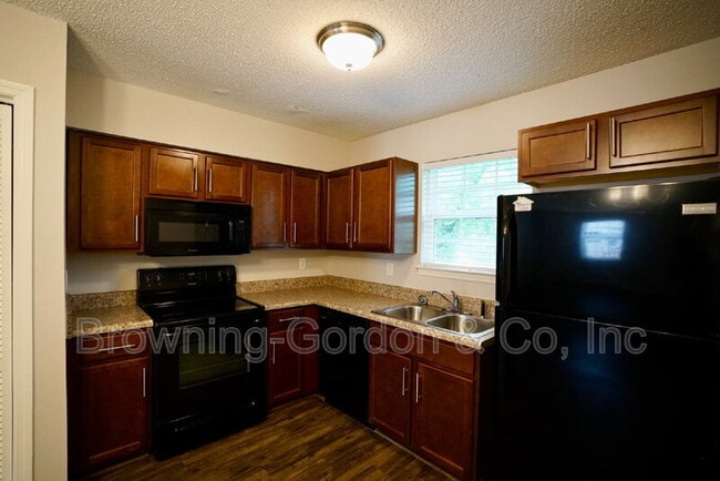 Building Photo - 1305 Acklen Ave